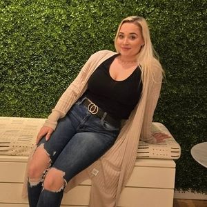 Meet your Posher, Alina